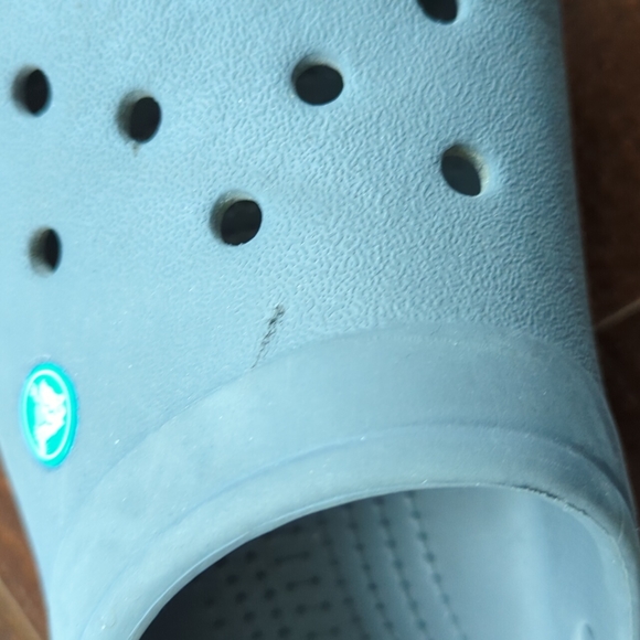 Grey Crocband Crocs. Men's size 7, women's size 9 - Picture 7 of 7